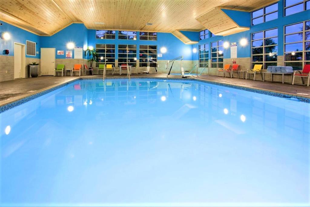 Amerivu Inn And Suites - Chisago City エクステリア 写真
