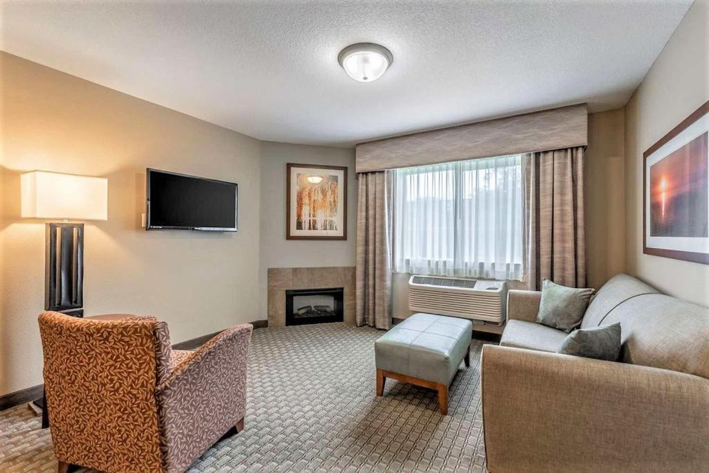 Amerivu Inn And Suites - Chisago City エクステリア 写真
