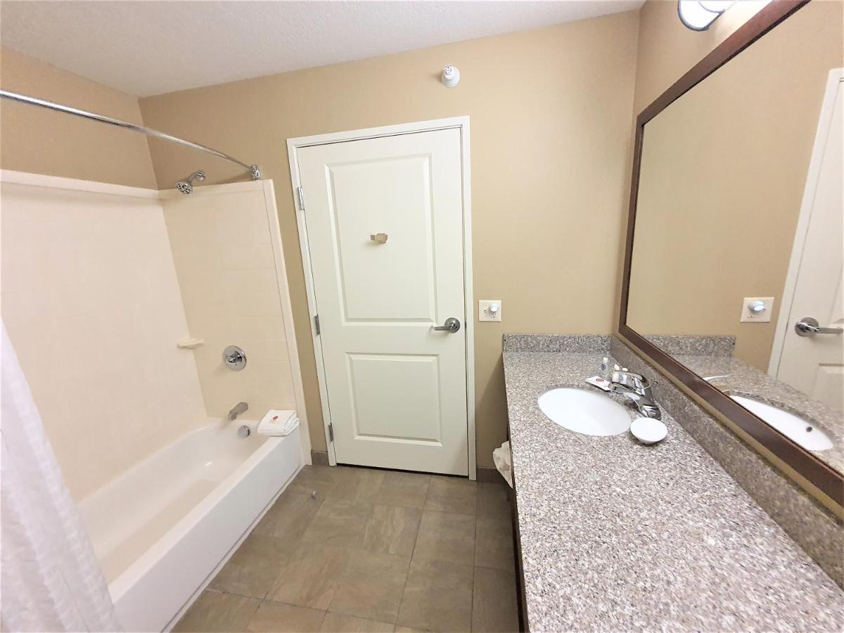Amerivu Inn And Suites - Chisago City エクステリア 写真