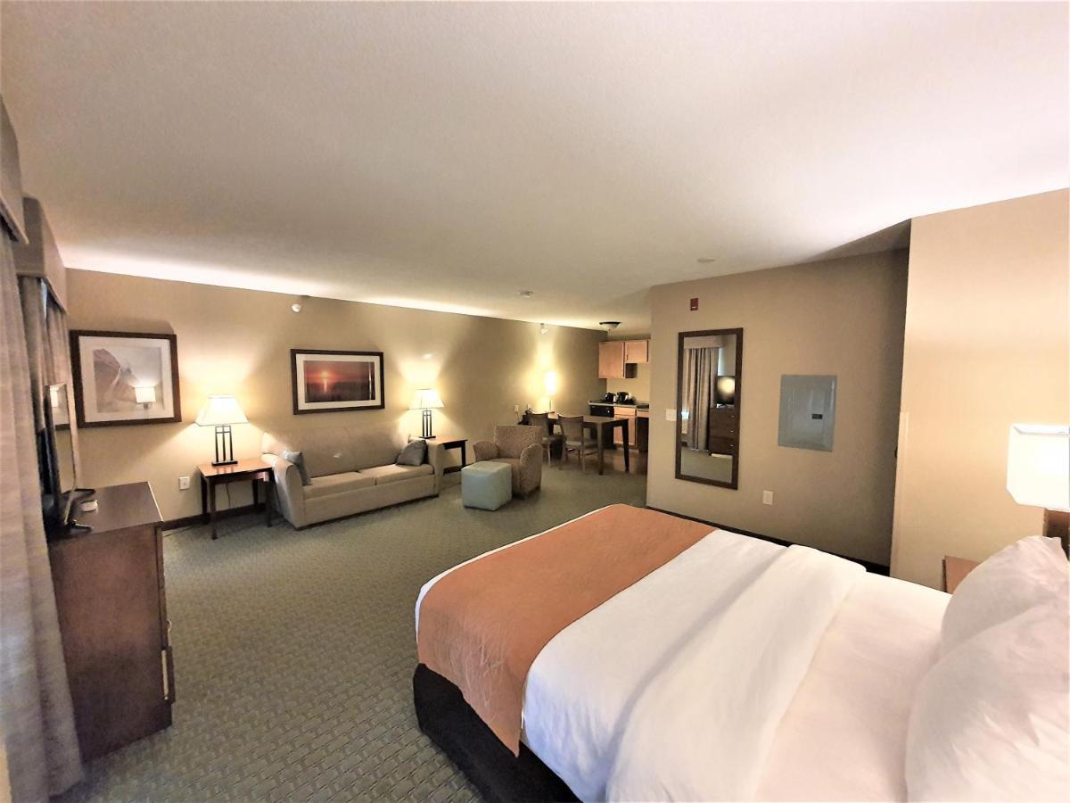 Amerivu Inn And Suites - Chisago City エクステリア 写真