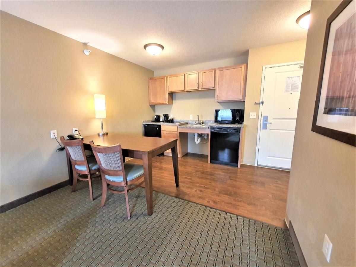 Amerivu Inn And Suites - Chisago City エクステリア 写真